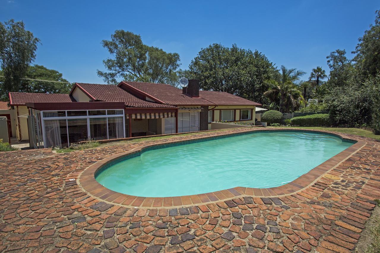 Chalet No. 2 Petunia Johannesburg Exterior photo