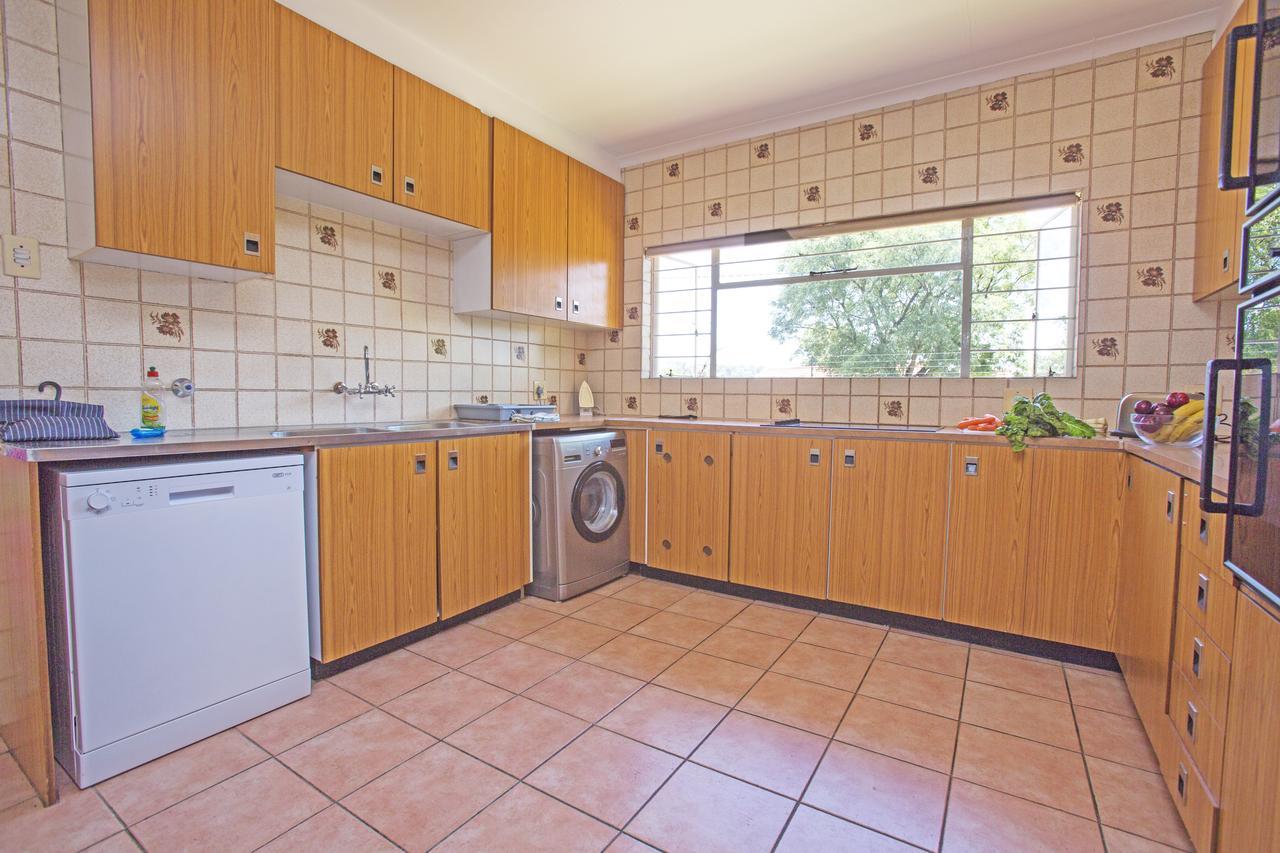 Chalet No. 2 Petunia Johannesburg Exterior photo