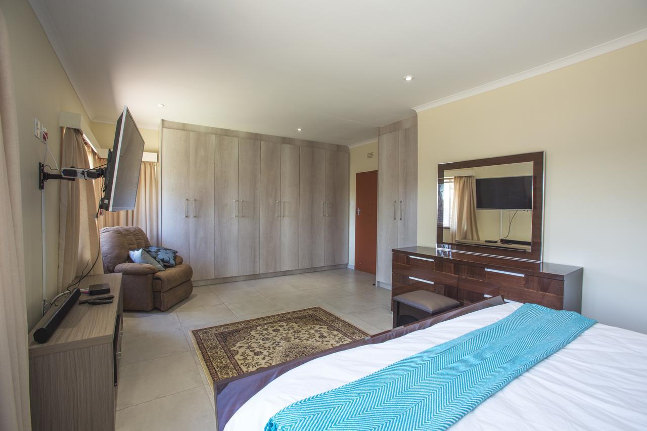 Chalet No. 2 Petunia Johannesburg Exterior photo