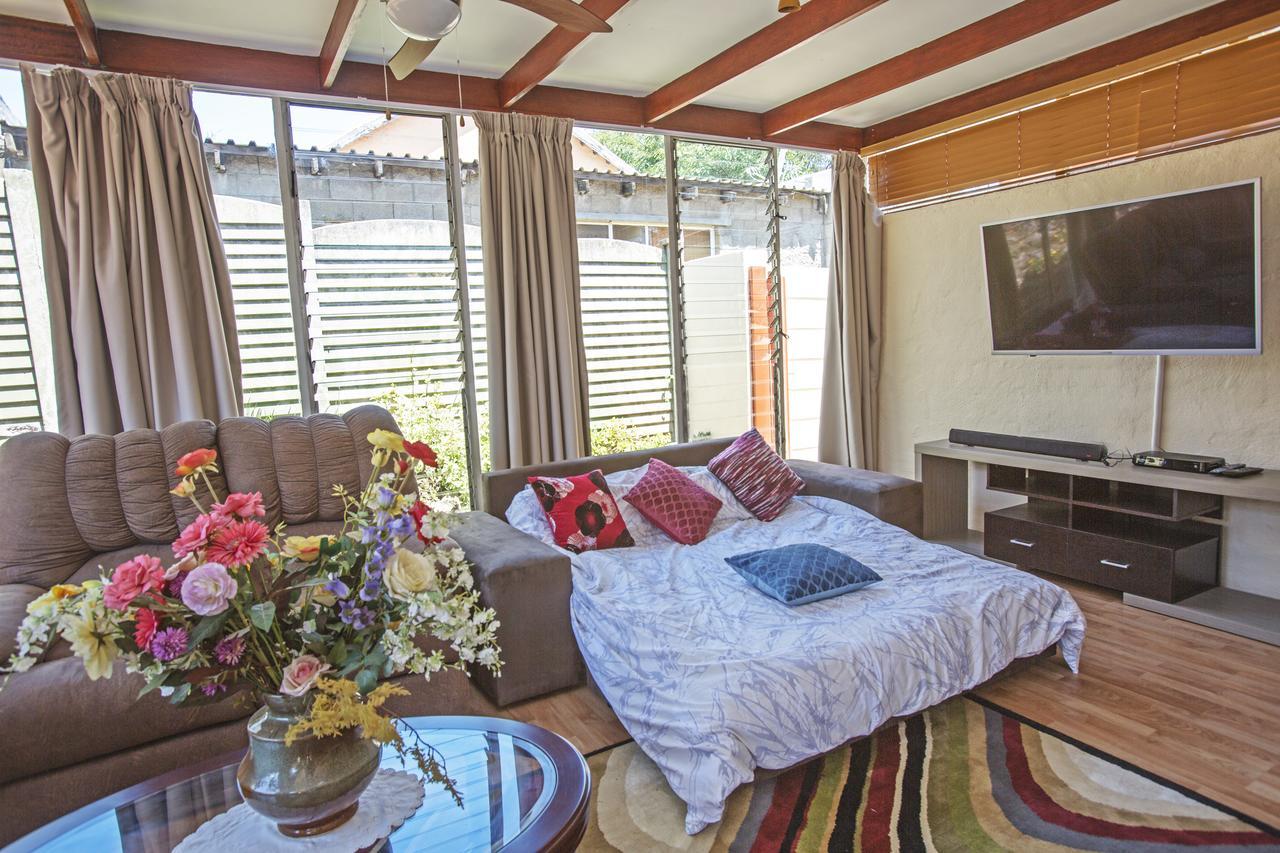 Chalet No. 2 Petunia Johannesburg Exterior photo