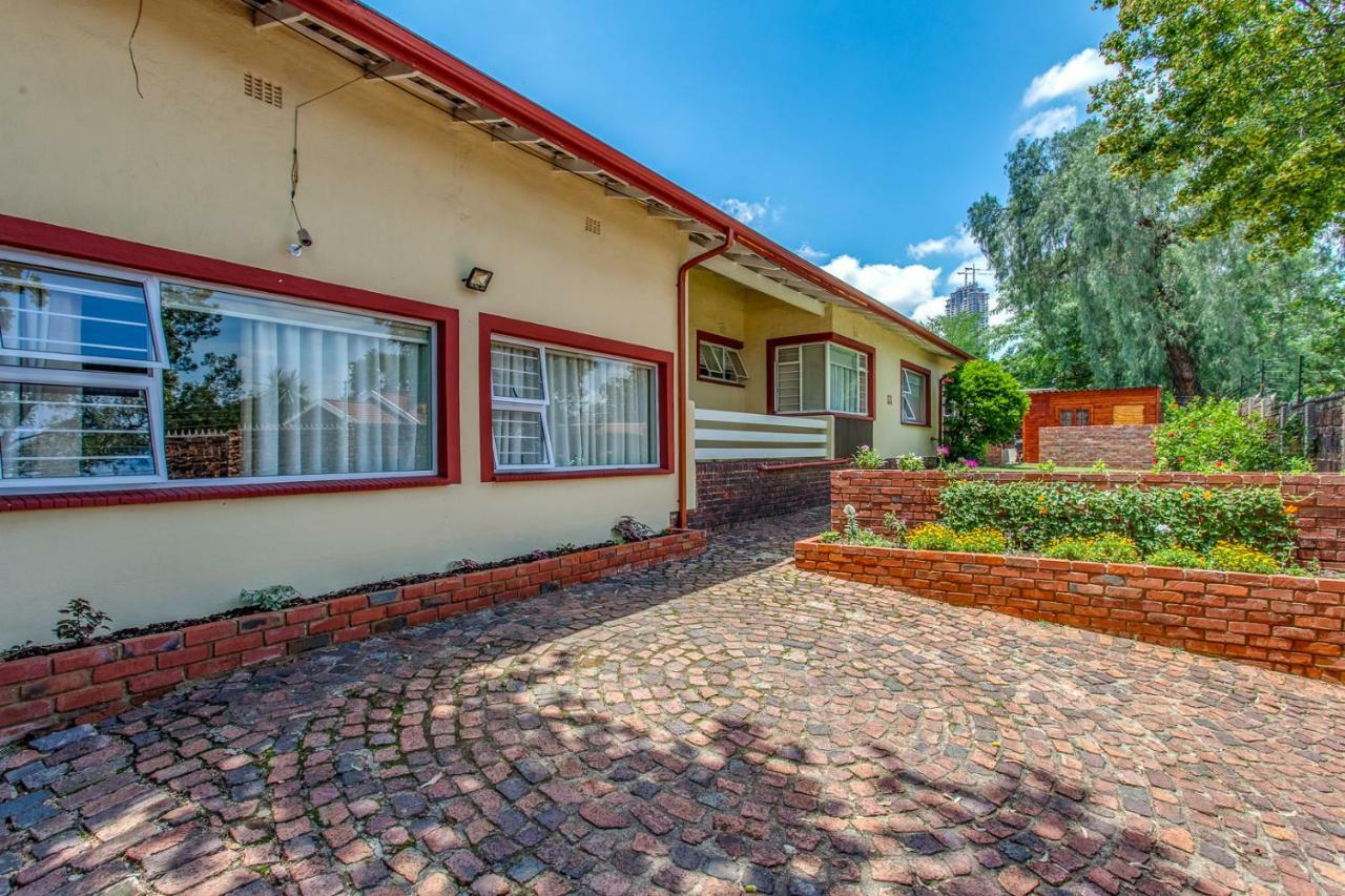 Chalet No. 2 Petunia Johannesburg Exterior photo